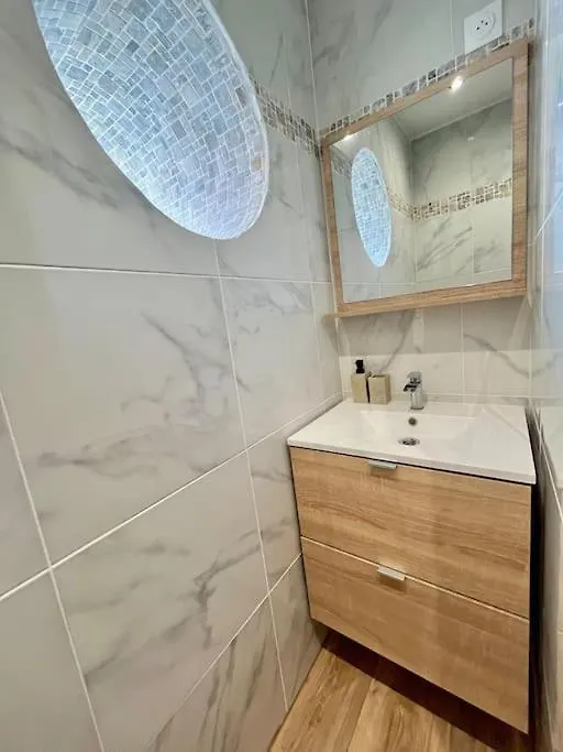 Appartement T2 Renove A 15 Min De Lyon à Pierre-Bénite 0*,