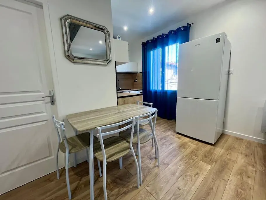 Appartement T2 Renove A 15 Min De Lyon à Pierre-Bénite France